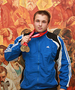 Политехники взяли золото и бронзу
на чемпионате России по пауэрлифтингу

